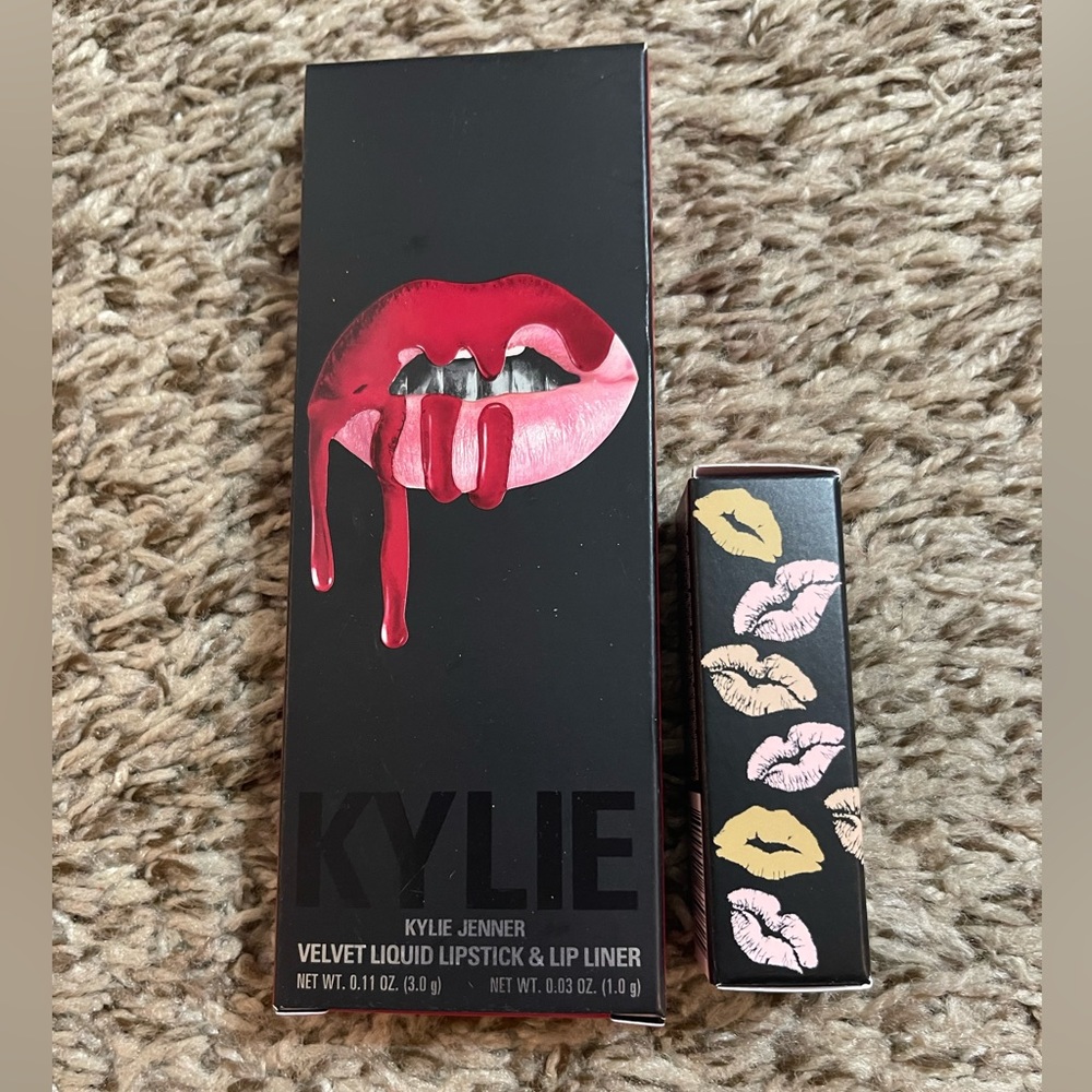 Kylie Jenner Two Piece Lot (Velvet Liquid Lipstick And Matte Lipstick.